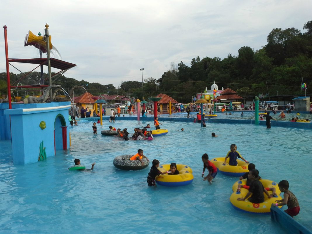 Waterpark istana maimun