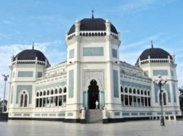 Masjid raya al mashun kota medan sumatera utara