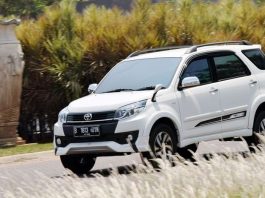 Toyota rush lawas