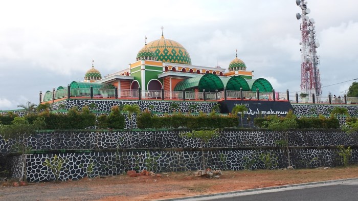 Masjid raya baitul makmur
