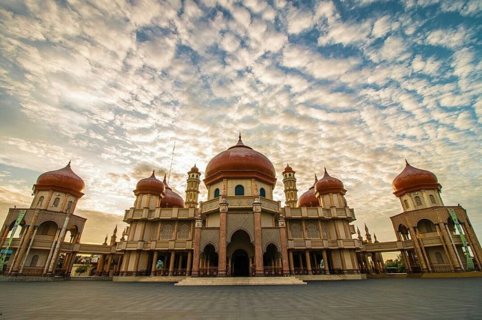 Masjid agung meulaboh aceh ke tempatwisata