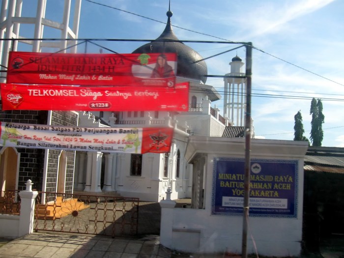 Miniatur masjid raya baiturrahman aceh yogyakarta kabupaten bantul foto