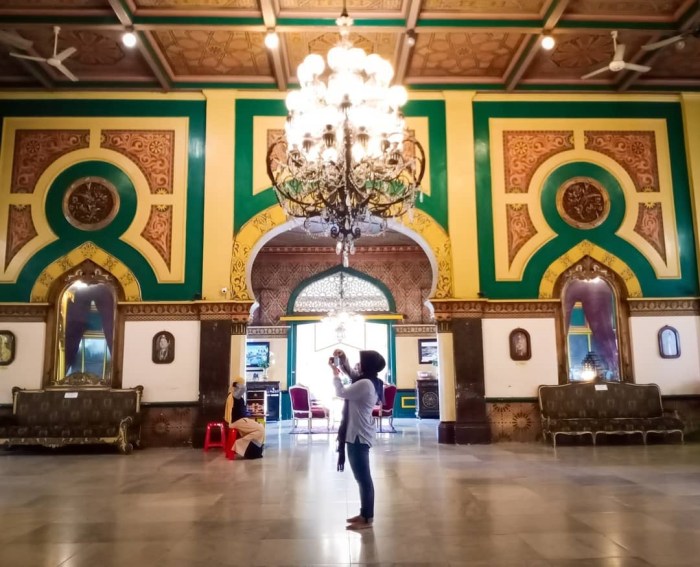 Bundaran istana maimun