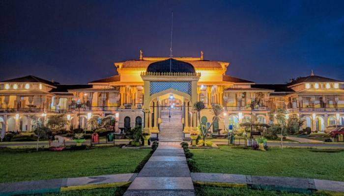 Istana maimun medan peninggalan maimoon kerajaan deli sejarah lokasi sumatera utara bangunan jejakpiknik terindah kesultanan misteri kendhil ikon
