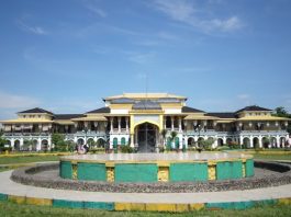 Istana maimun buka jam berapa