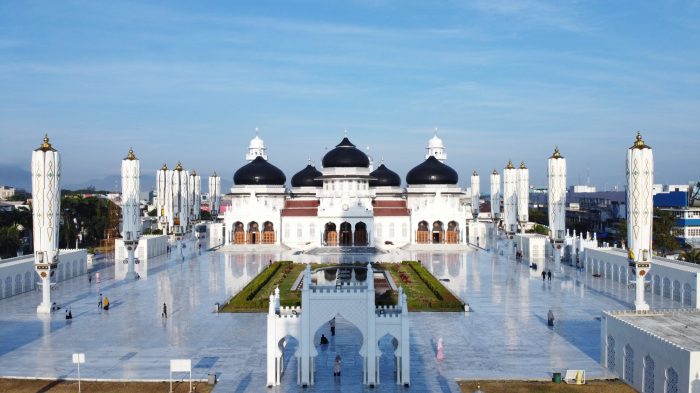 Landmark provinsi aceh ikon masjid raya baiturrahman atau mesjid bagian seni