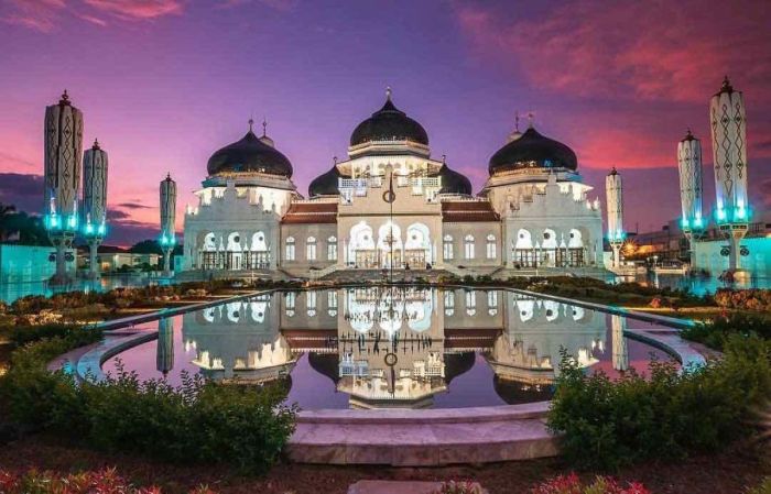 Masjid aceh baiturrahman titik peninggalan tsunami