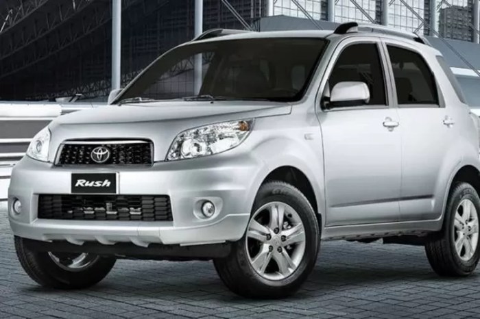 Toyota rush keluaran pertama