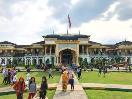 Istana maimun punya siapa