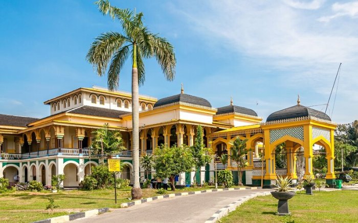 Medan istana maimun bangunan wisata megah deli kerajaan hijau putri biro psikologi ini misteri legenda bersejarah pilihan merupakan bukit lawang