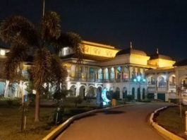 Istana maimun medan deli kesultanan kerajaan maimoon pesona sejarah sisa salah terindah meter bangunan kejayaan puntung meriam kendhil induk hektar