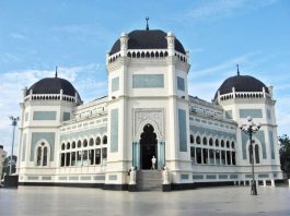 Masjid tangerang zhom azhom pergimulu kubah liburan panduan pergi ke cathedral mirip unik ada brilio