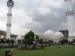 Masjid inilah aceh baiturrahman