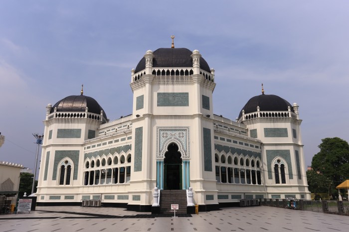 Alamat masjid agung medan