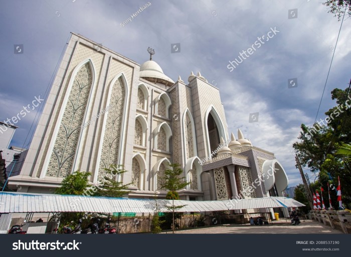 Alamat masjid agung medan