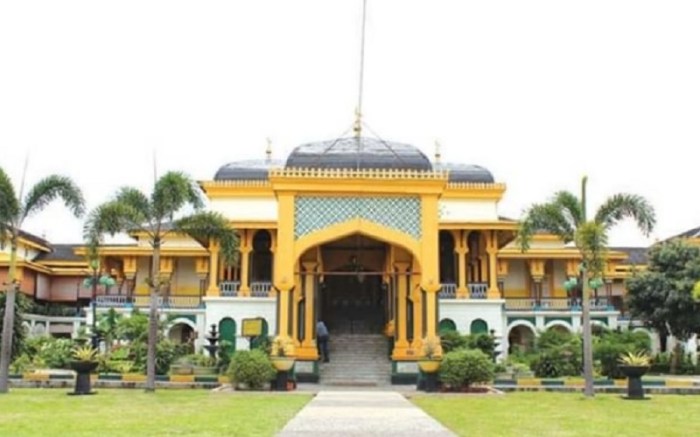 Istana maimun meriam puntung