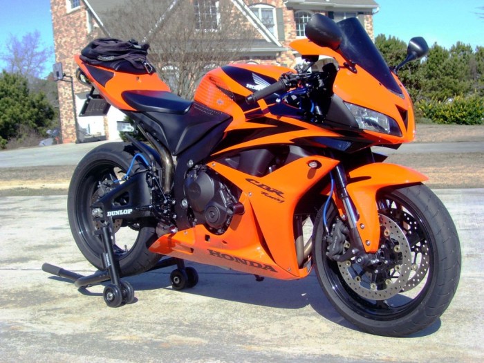 Motor honda orange