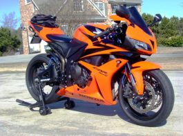 Motor honda orange