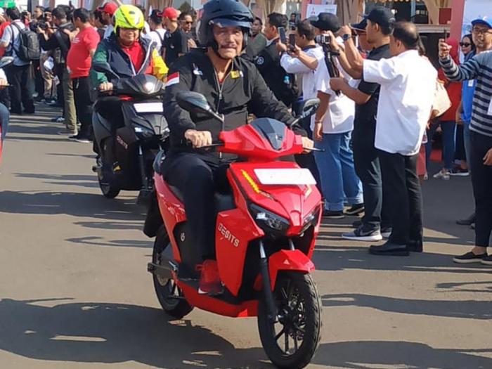 Motor listrik luhut