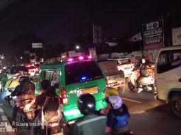 Sepekan Jelang Idul Fitri, Lalin di Jalur Cibiru-Cileunyi Jawa Barat Terpantau Padat Merayap