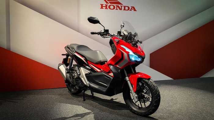 Motor honda adv 150